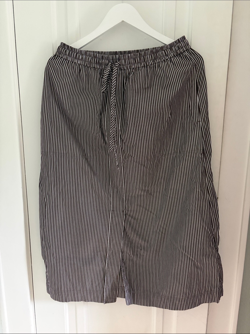 COS • Brown and White Striped Skirt (Size 8 US)